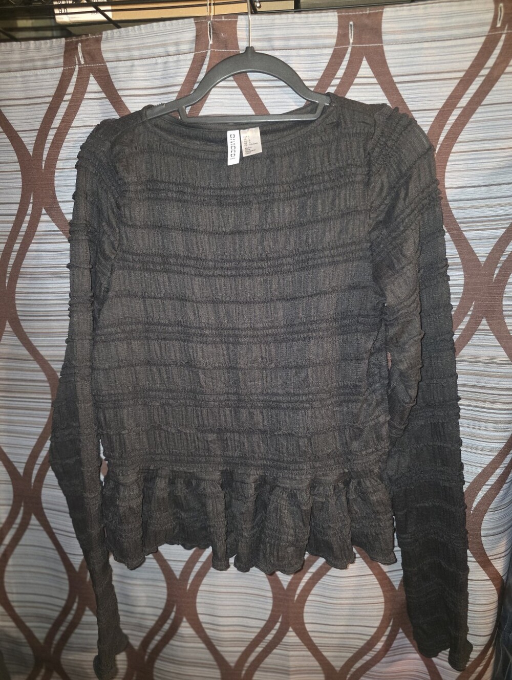 Woven Textured Long-Sleeve Peplum Top - Black